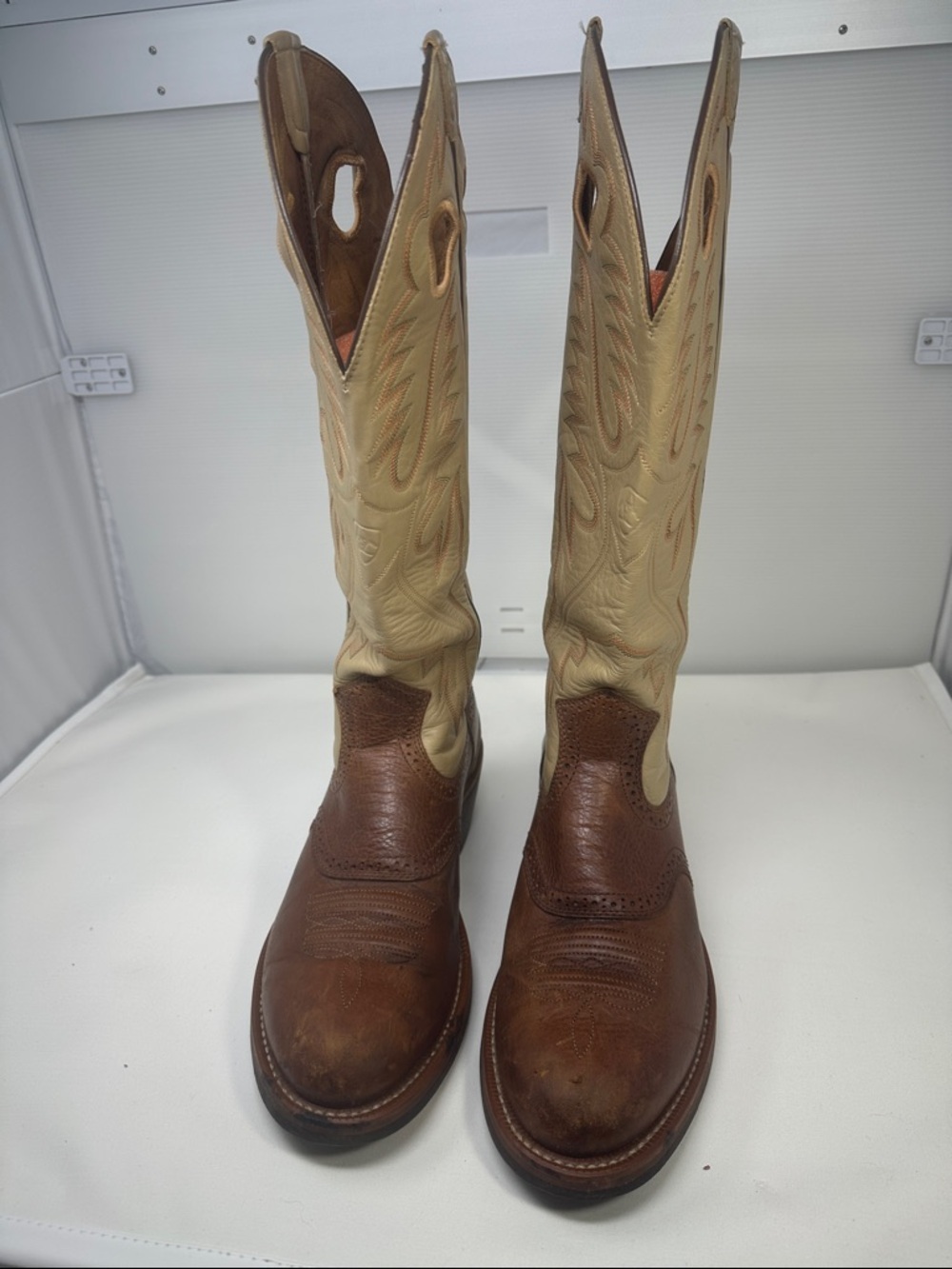 Ariat Boots Size 9.5D - Picture 2 of 8
